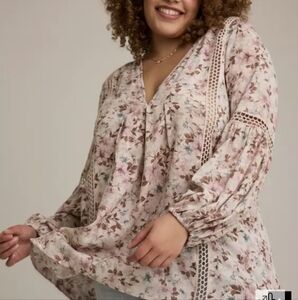 Torrid Floral Print Women's Top Sz.5 NWT